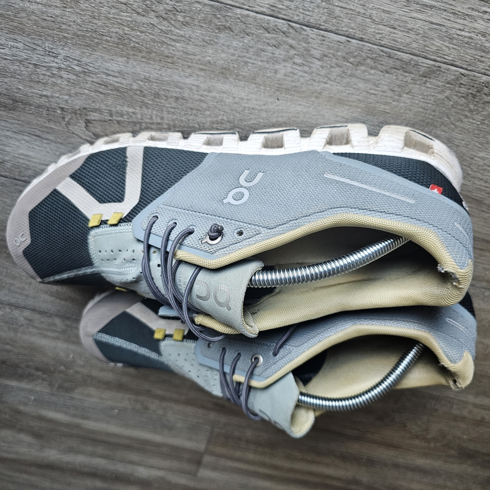 QC MEN SNEAKER SHOES GREEN AND GOLD US MEN SIZE 11 (A Little Torn At The Heel)